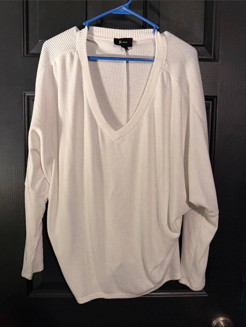 Bwear White V-Neck Long Sleeve Sweater